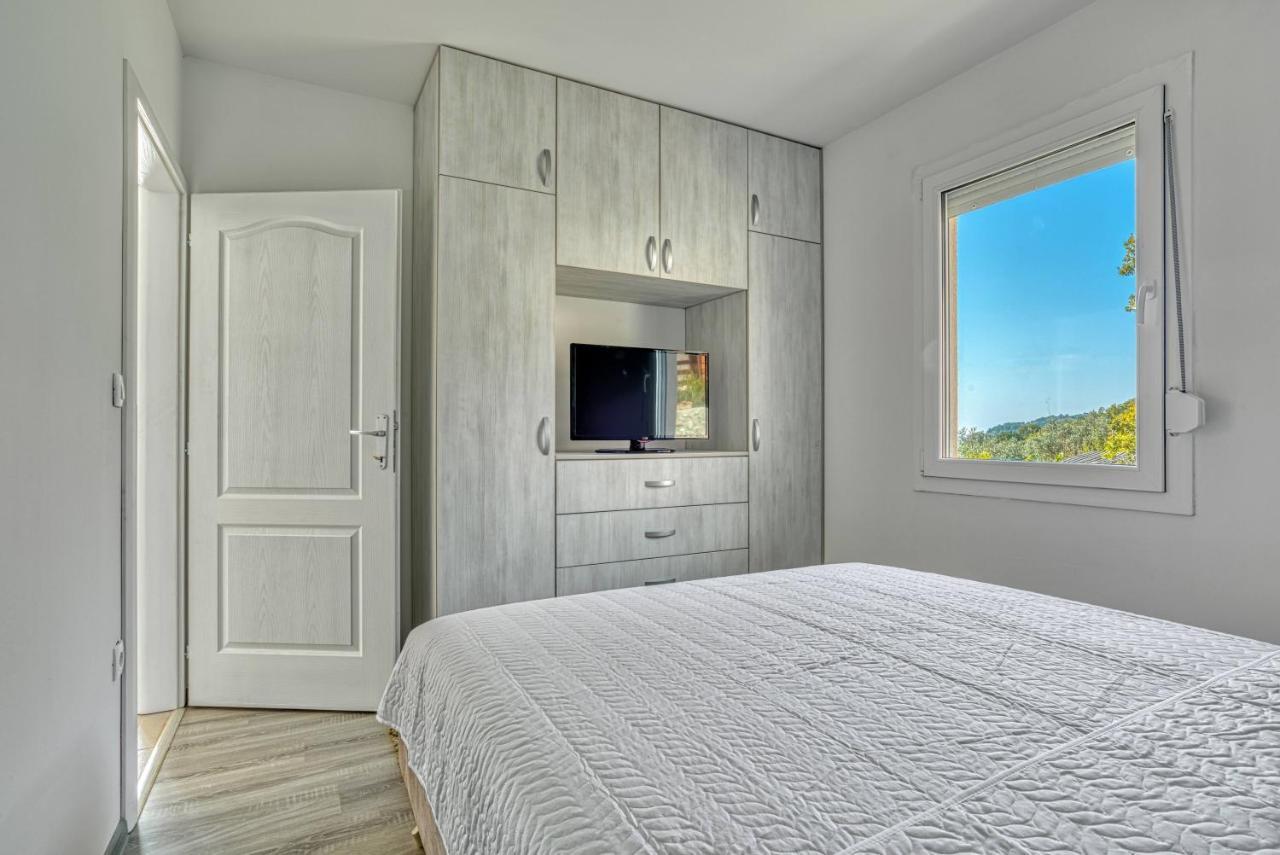 Two Bedroom House With Sea View Maj 불야리차 외부 사진