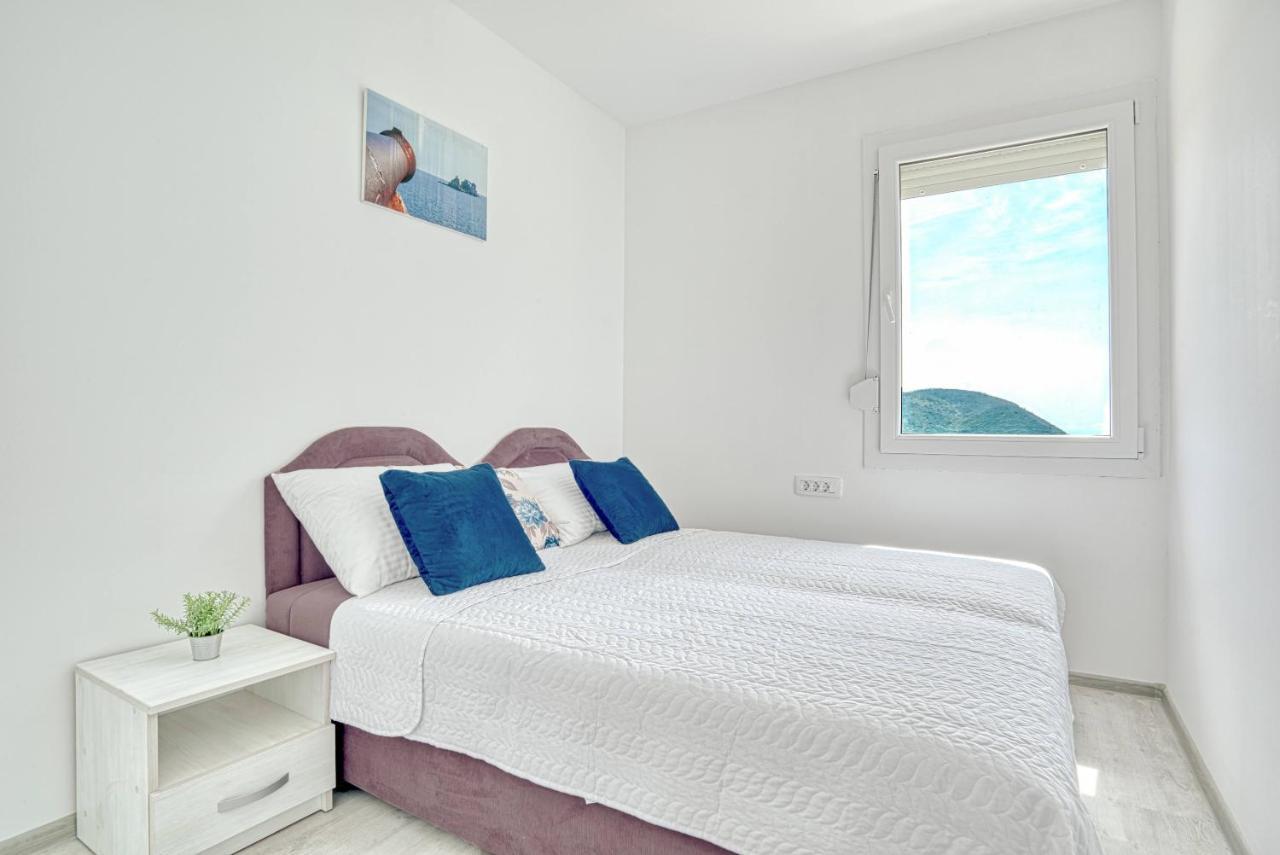 Two Bedroom House With Sea View Maj 불야리차 외부 사진