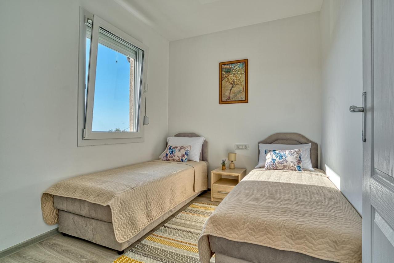 Two Bedroom House With Sea View Maj 불야리차 외부 사진