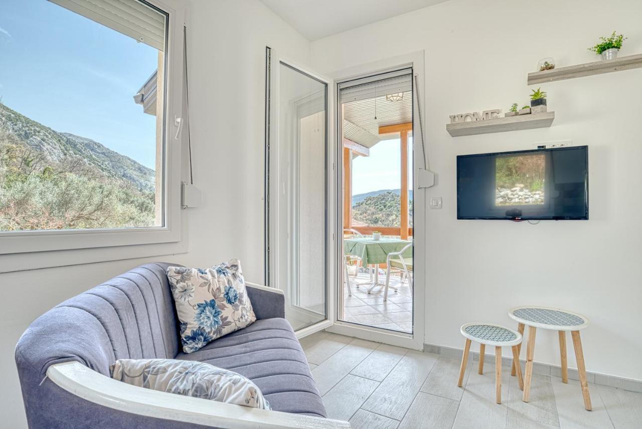 Two Bedroom House With Sea View Maj 불야리차 외부 사진