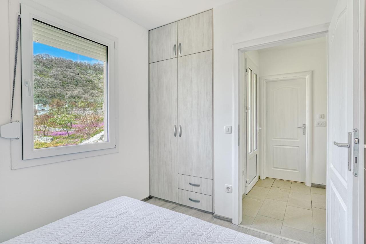 Two Bedroom House With Sea View Maj 불야리차 외부 사진