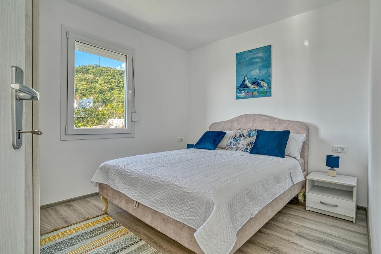 Two Bedroom House With Sea View Maj 불야리차 외부 사진